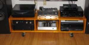 Read more about the article 오디오 수납장을 다시 짰습니다.