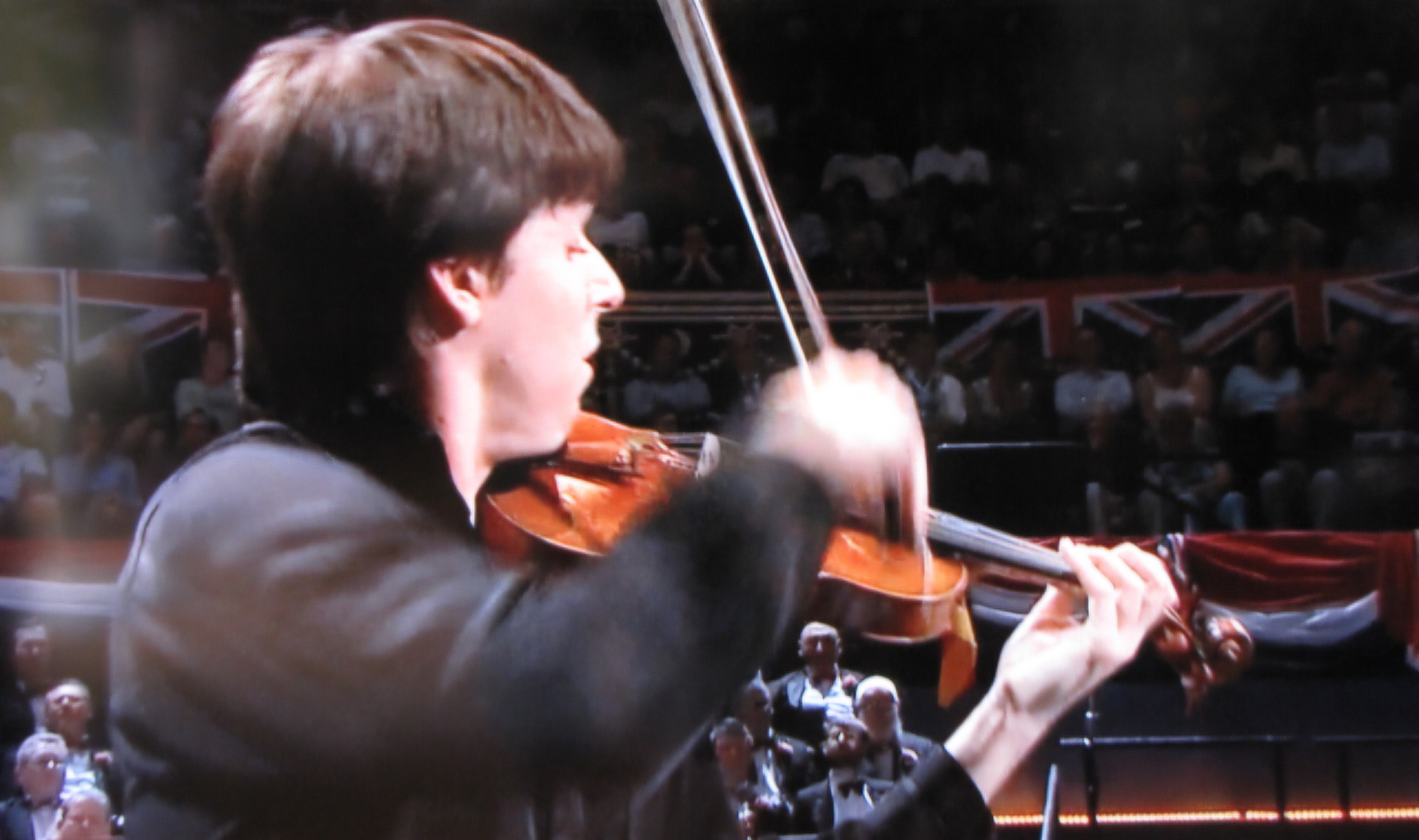 Read more about the article 조슈아 벨, ‘치간느’ 켰습니다.