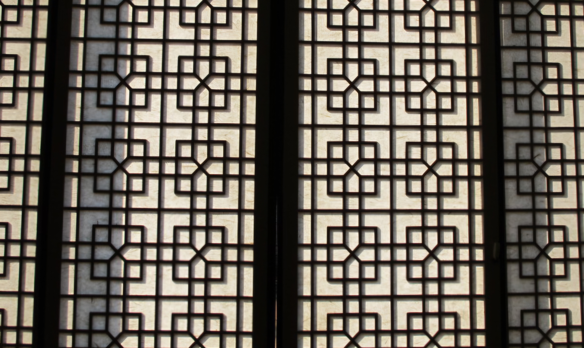 Read more about the article 한옥 창호, 빛을 거르는 아름다움