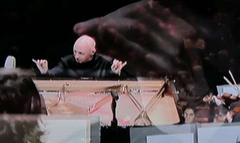 Read more about the article 크리스토프 에센바흐, ‘나의 삶, 나의 꿈’