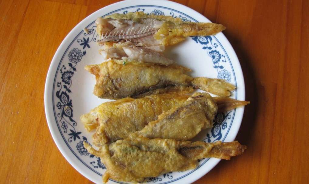 Read more about the article 황석어에 튀김가루를 입혀 튀겼습니다.