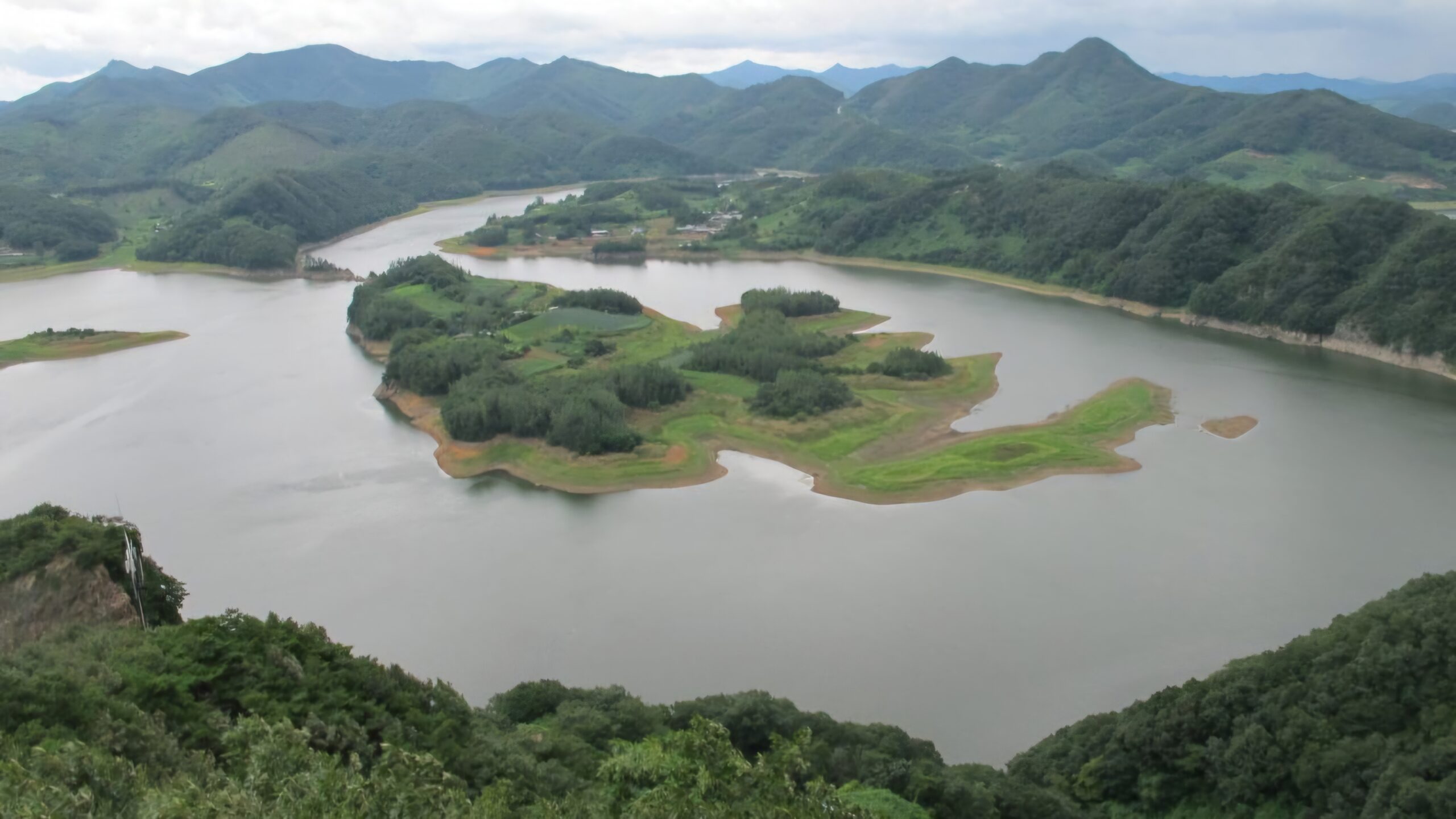 Read more about the article 붕어 닮아서’붕어섬’이랍니다.