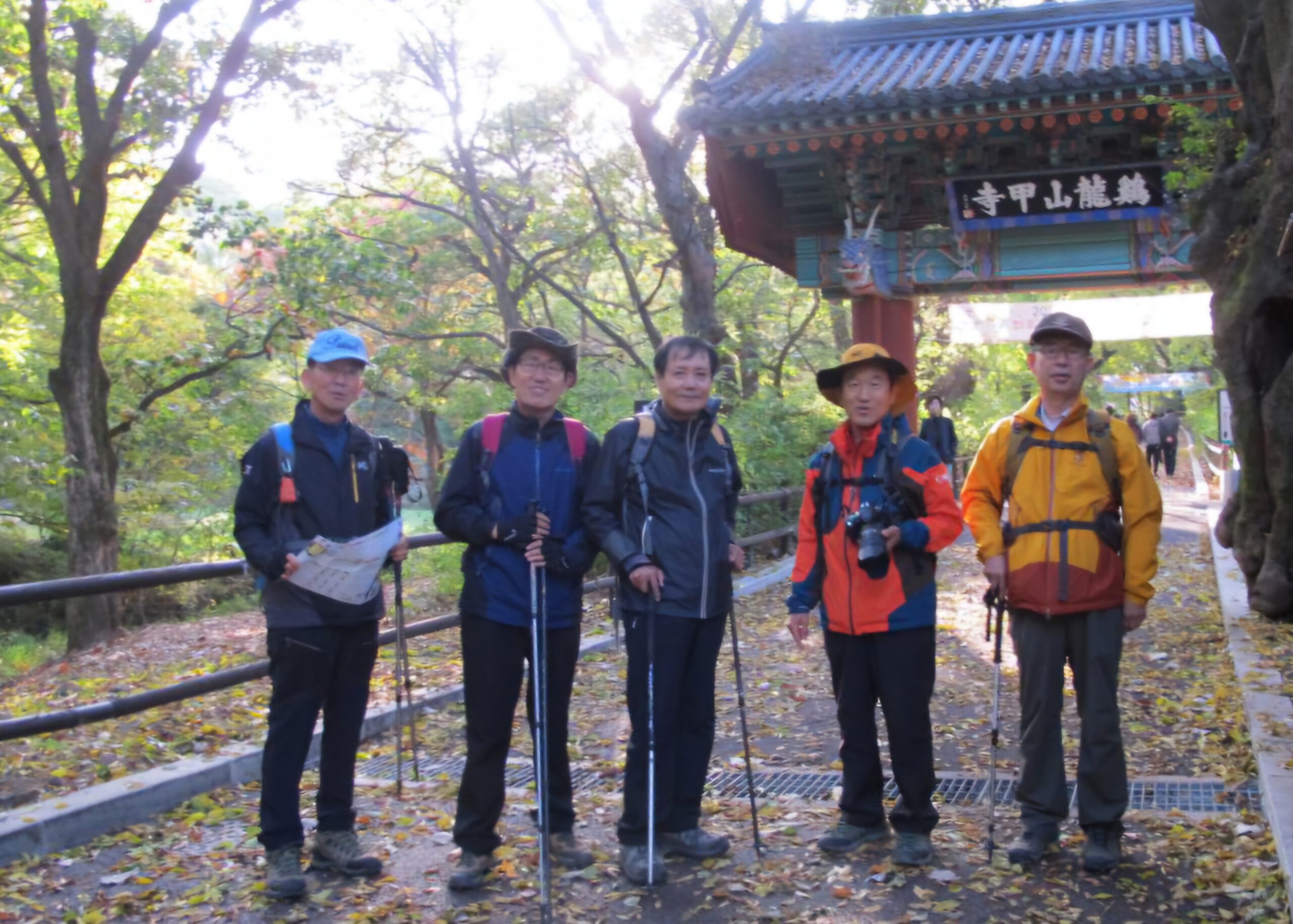 Read more about the article 청어람,연천봉 넘어서 신원사까지 갔습니다.