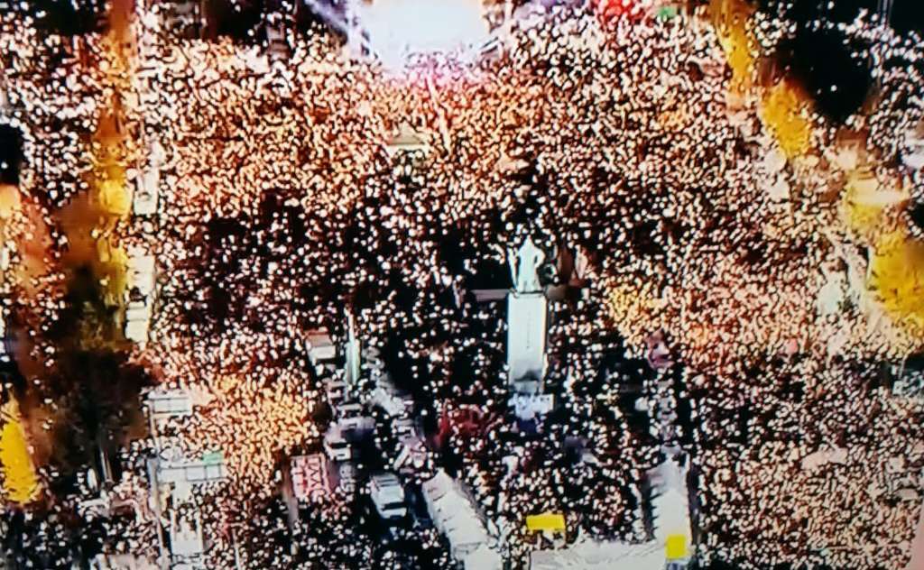 Read more about the article 탄핵 가결, 촛불민심이 이겼습니다!