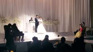 Read more about the article 친구 딸 결혼식에 참석했습니다