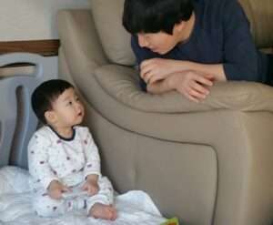 Read more about the article 아빠!  내가 동화책 읽어줄까?