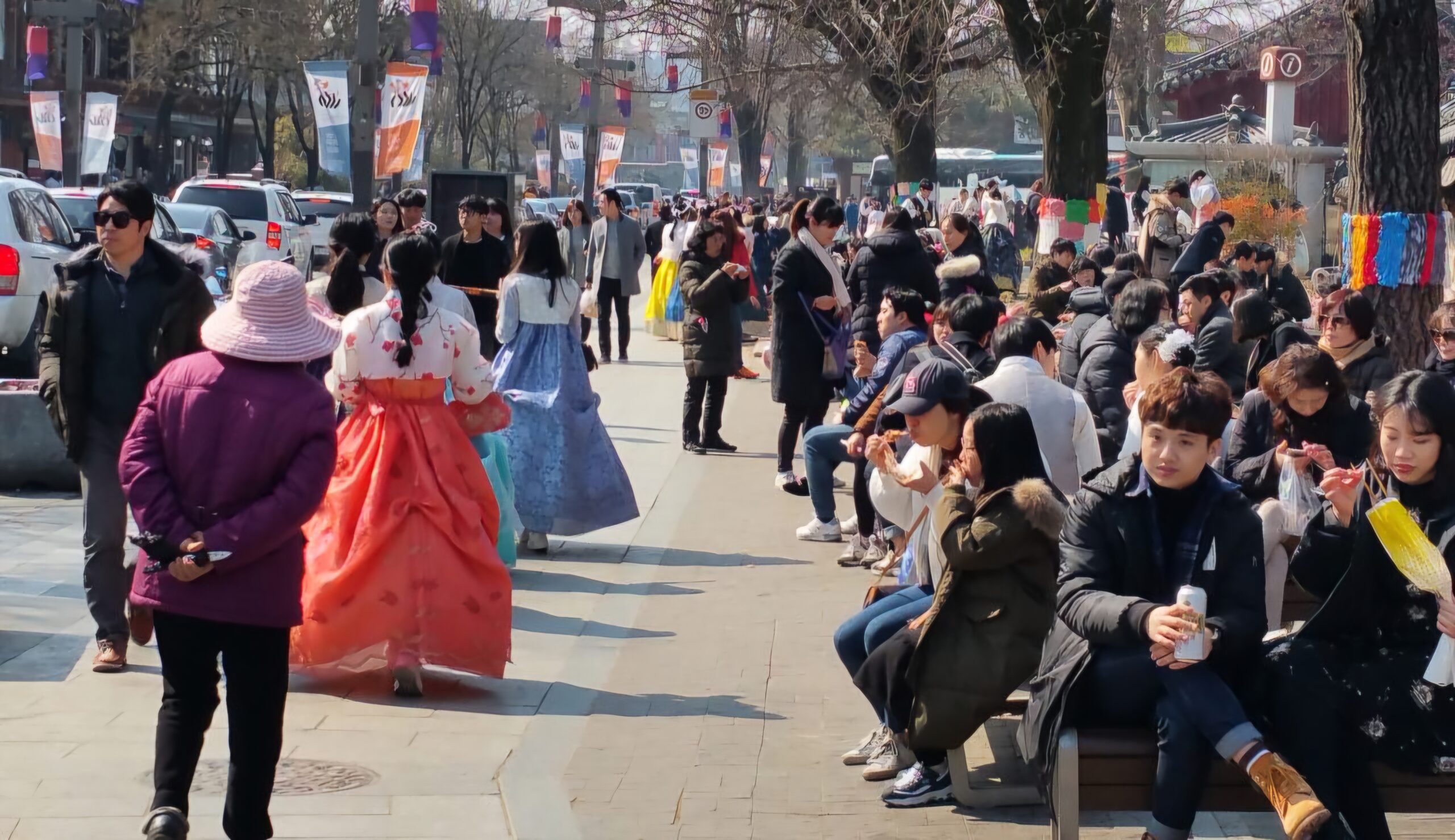 Read more about the article 전주 한옥마을, 한복 아가씨 넘칩니다.