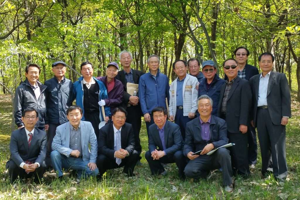 Read more about the article <모 임> 꽃 피는 계절에 옛 친구들이 모였습니다.