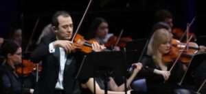 Read more about the article 하이크 카자지안, OIC 콩쿨 우승